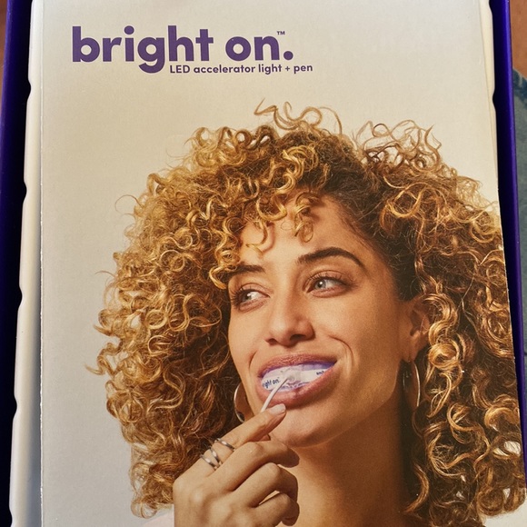 CLEARANCE Smile Direct whitening portable light and travel case! - Picture 9 of 10